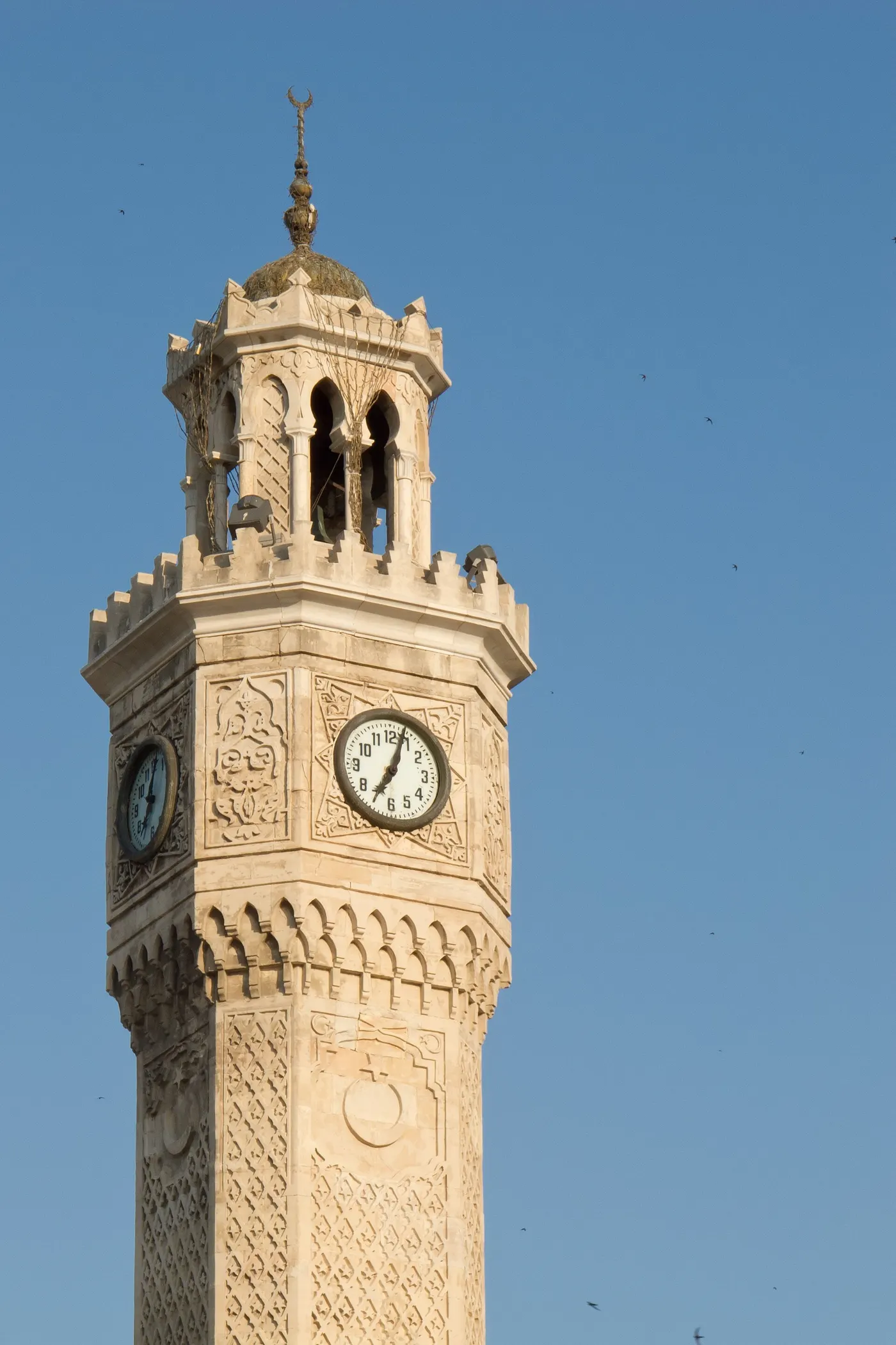 La tour de l’Horloge de la place Konak à İzmir